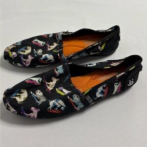 Womens size 5 bobs shoes with dog print, #M1038